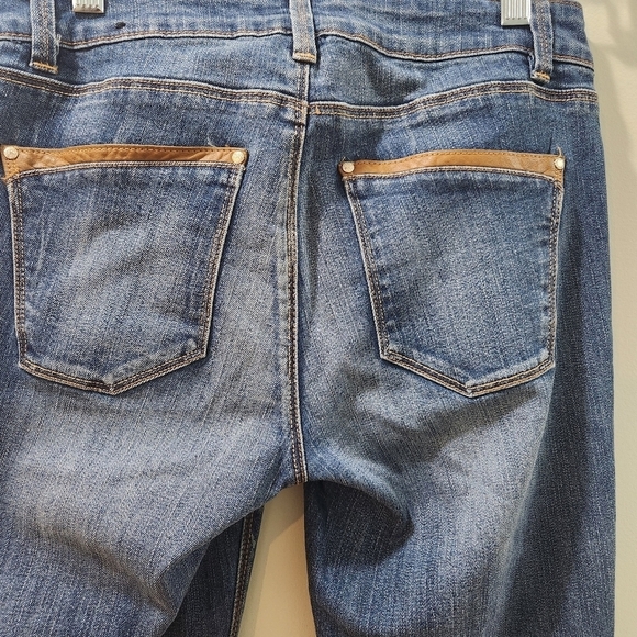 White House Black Market Skimmer Faux Leather Trim  Zipper Ankles Sz 4 - Picture 6 of 7